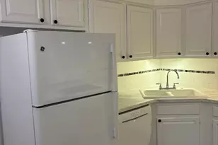 301 Lake Hinsdale Dr, Willowbrook, IL 60527 - Photo 11