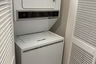 301 Lake Hinsdale Dr, Willowbrook, IL 60527 - Photo 29