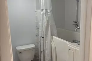 301 Lake Hinsdale Dr, Willowbrook, IL 60527 - Photo 27