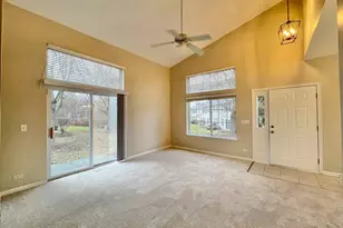 343 Abington Woods Dr, Aurora, IL 60502 - Photo 3