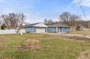 404 Lewis St, Marseilles, IL 61341 - Photo 3