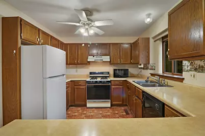 1608 N Leonard Avenue, McHenry, IL 60050 - Photo 13