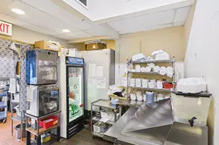 4203 W Lawrence Ave, Chicago, IL 60630 - Photo 11