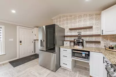 38569 N Sheridan Road #512, Beach Park, IL 60087 - Photo 11