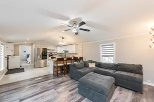 38569 N Sheridan Rd, Beach Park, IL 60087 - Photo 7