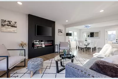 9132 Lincolnwood Drive, Evanston, IL 60203 - Photo 1