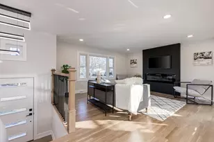 9132 Lincolnwood Dr, Evanston, IL 60203 - Photo 3