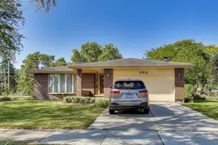 858 Academy Ave, Matteson, IL 60443 - Photo 1