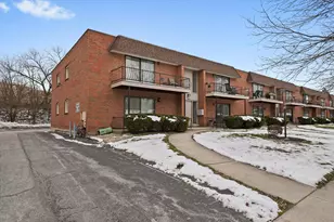 629 N Carroll Pkwy, Glenwood, IL 60425 - Photo 3