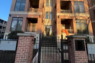 4021 S Ellis Ave, Chicago, IL 60653 - Photo 1