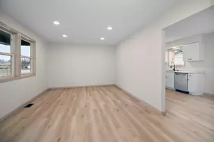 1320 S 3rd Ave, Kankakee, IL 60901 - Photo 3