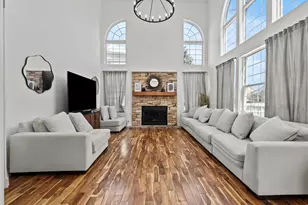 459 Glover Dr, North Aurora, IL 60542 - Photo 3