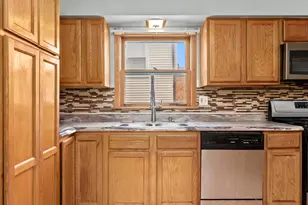 241 Zuelke Dr, Bellwood, IL 60104 - Photo 13