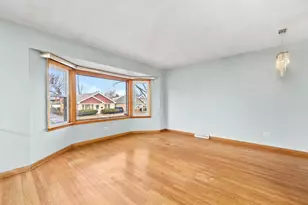 241 Zuelke Dr, Bellwood, IL 60104 - Photo 5