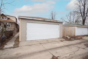 9605 S Greenwood Ave, Chicago, IL 60628 - Photo 25