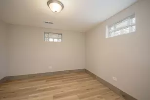 9605 S Greenwood Ave, Chicago, IL 60628 - Photo 15