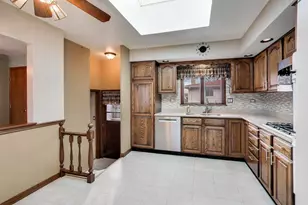 601 E Hackberry Ln, Mount Prospect, IL 60056 - Photo 11