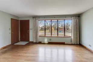 601 E Hackberry Ln, Mount Prospect, IL 60056 - Photo 7