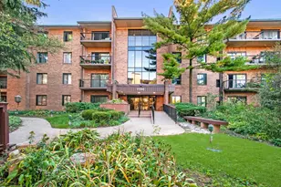 7502 Farmingdale Dr, Darien, IL 60561 - Photo 1