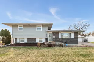 2809 Forest Ln, Lansing, IL 60438 - Photo 3