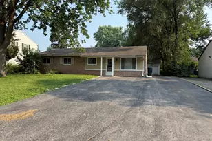 533 Redwood Rd, Bolingbrook, IL 60440 - Photo 1