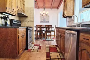 1946 Elmwood Dr E, Quincy, IL 62301 - Photo 11