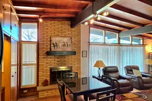 1946 Elmwood Dr E, Quincy, IL 62301 - Photo 5