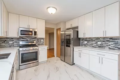 38429 N Creek Court, Beach Park, IL 60087 - Photo 7