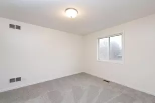 38429 N Creek Ct, Beach Park, IL 60087 - Photo 13