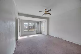 9352 S Woodlawn Ave, Chicago, IL 60619 - Photo 11