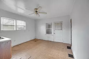 9352 S Woodlawn Ave, Chicago, IL 60619 - Photo 21