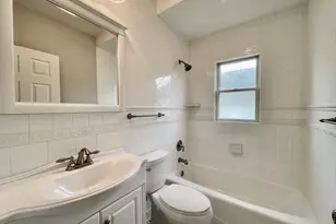 15 Bradley Ln, Hoffman Estates, IL 60169 - Photo 17