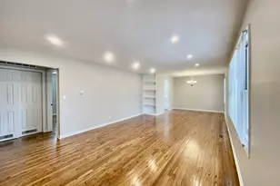 15 Bradley Ln, Hoffman Estates, IL 60169 - Photo 9