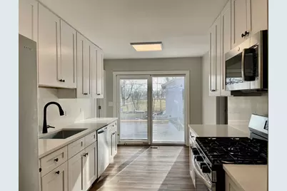 15 Bradley Lane, Hoffman Estates, IL 60169 - Photo 3