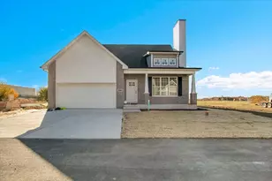 2080 Waters Edge Dr, Minooka, IL 60447 - Photo 1