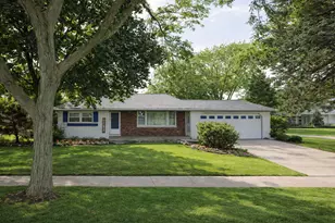 632 Weidner Rd, Buffalo Grove, IL 60089 - Photo 1