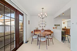 670 Edgemont Ln, Hoffman Estates, IL 60169 - Photo 9