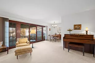 670 Edgemont Ln, Hoffman Estates, IL 60169 - Photo 7