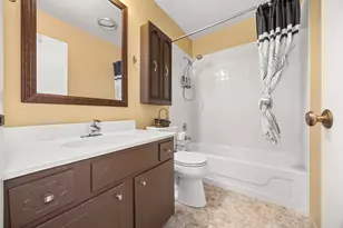 1025 Cottonwood Ct, Wheeling, IL 60090 - Photo 17