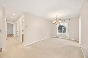 1025 Cottonwood Ct, Wheeling, IL 60090 - Photo 11