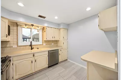 1025 Cottonwood Court #2AR, Wheeling, IL 60090 - Photo 9