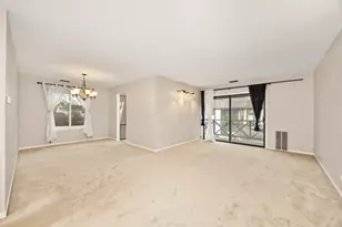 1025 Cottonwood Ct, Wheeling, IL 60090 - Photo 5