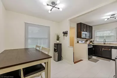 1181 Hiawatha Drive, Elgin, IL 60120 - Photo 9