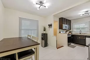 1181 Hiawatha Dr, Elgin, IL 60120 - Photo 9