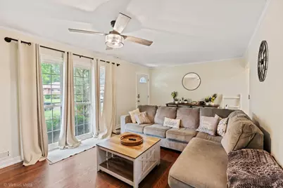 1181 Hiawatha Drive, Elgin, IL 60120 - Photo 7