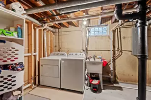 1181 Hiawatha Dr, Elgin, IL 60120 - Photo 19