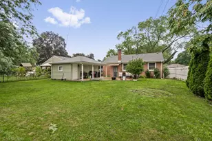 1181 Hiawatha Dr, Elgin, IL 60120 - Photo 21