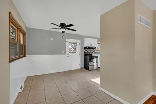 423 Maple Dr, Morris, IL 60450 - Photo 7