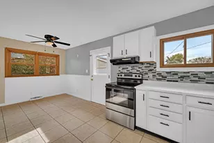 423 Maple Dr, Morris, IL 60450 - Photo 13