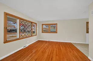 423 Maple Dr, Morris, IL 60450 - Photo 5